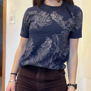 Chanterelle mushroom printed tee